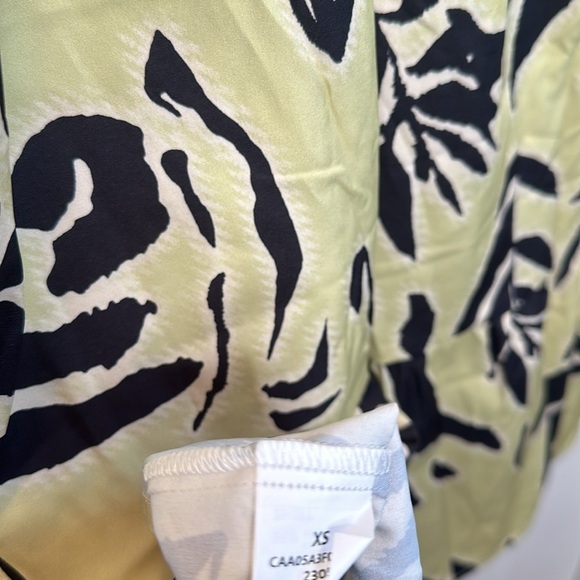 New‎ leaf print v neck maxi tier dress in green/black size Xsmall - Picture 7 of 7